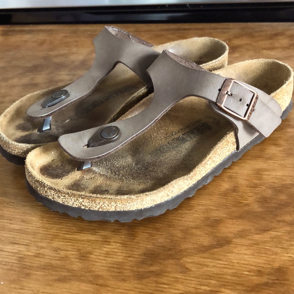 Birkenstock Gizeh Sandals Brown with copper buckle GUC 37 7-7.5